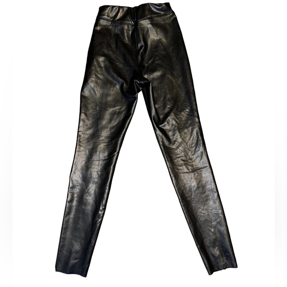 🥇HOST PICK!🥇
TOPSHOP FAUX LEATHER SKINNY PANTS - Picture 3 of 6